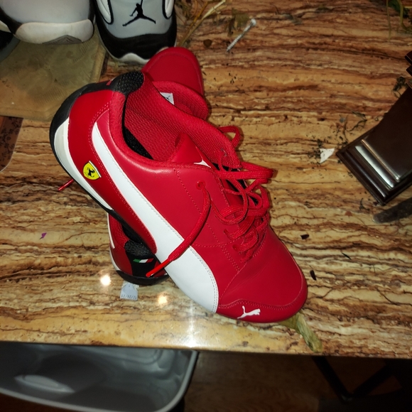 Red Puma Ferrari Forenza Flats - Picture 8 of 14